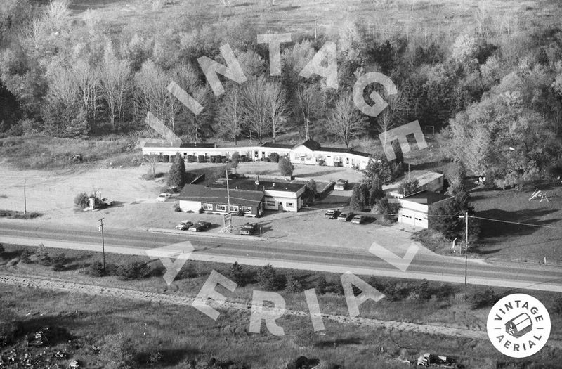 Whites Motel (Woodys Bar & Motel) - 1982 Aerial (newer photo)